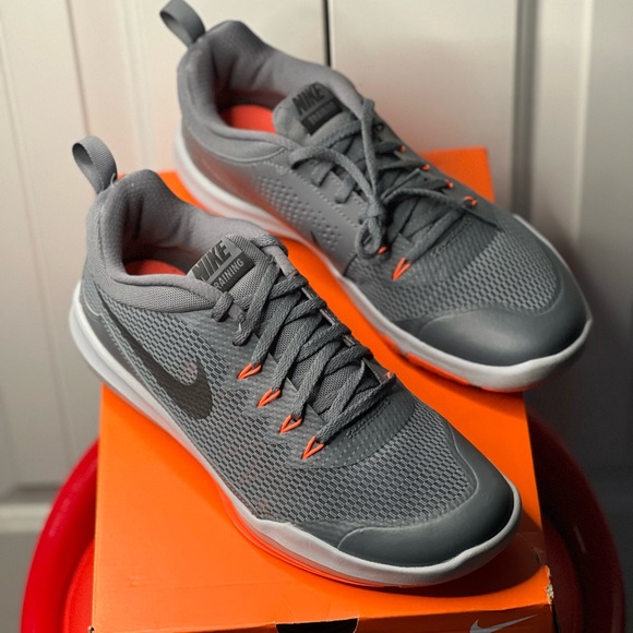 Nike Legend Trainer Size 9.5(Mens) - Picture 4 of 17